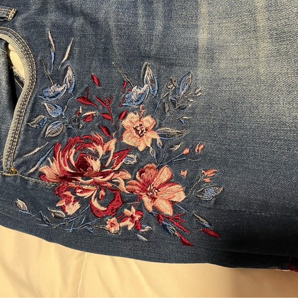 WHBM denim jeans with embroidery - Picture 6 of 7